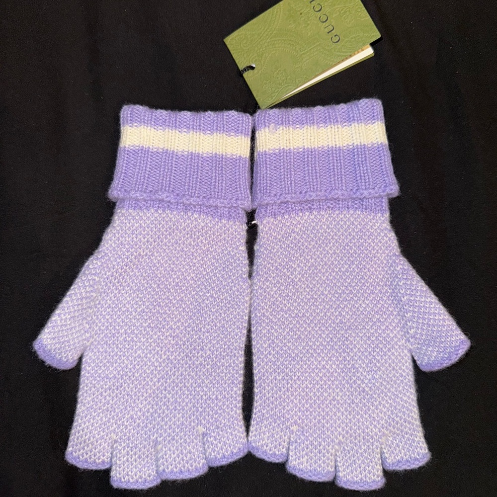 Sold- Gucci cashmere fingerless gloves - Picture 3 of 4